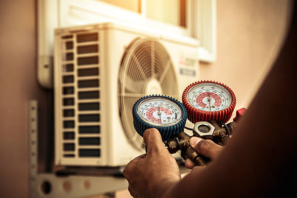Professional Hvac Maintenance technician working in Danbury, TX